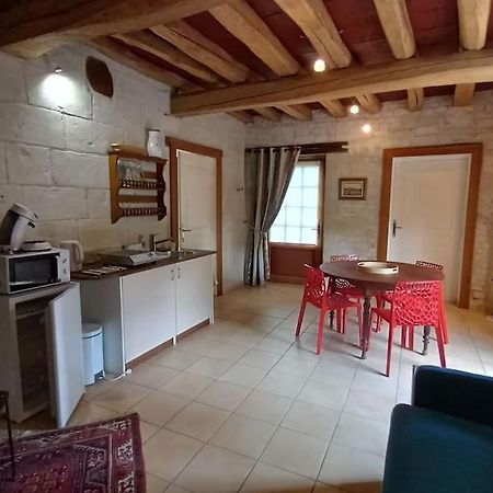 Le Logis De La Tour Villa Loudun Exterior foto